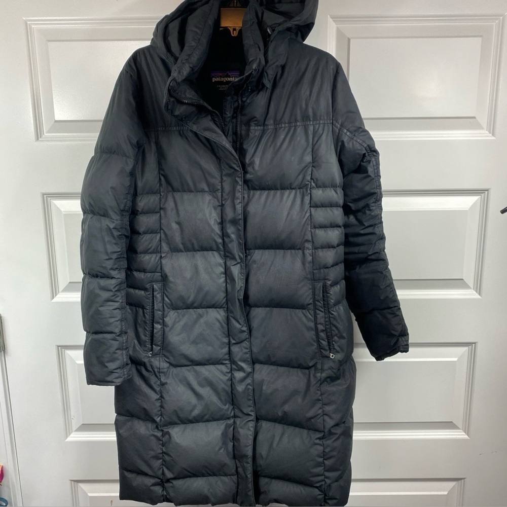 Patagonia Down Puffer Parka Jacket Long Hooded Quilted Black Large Outerwear WM
